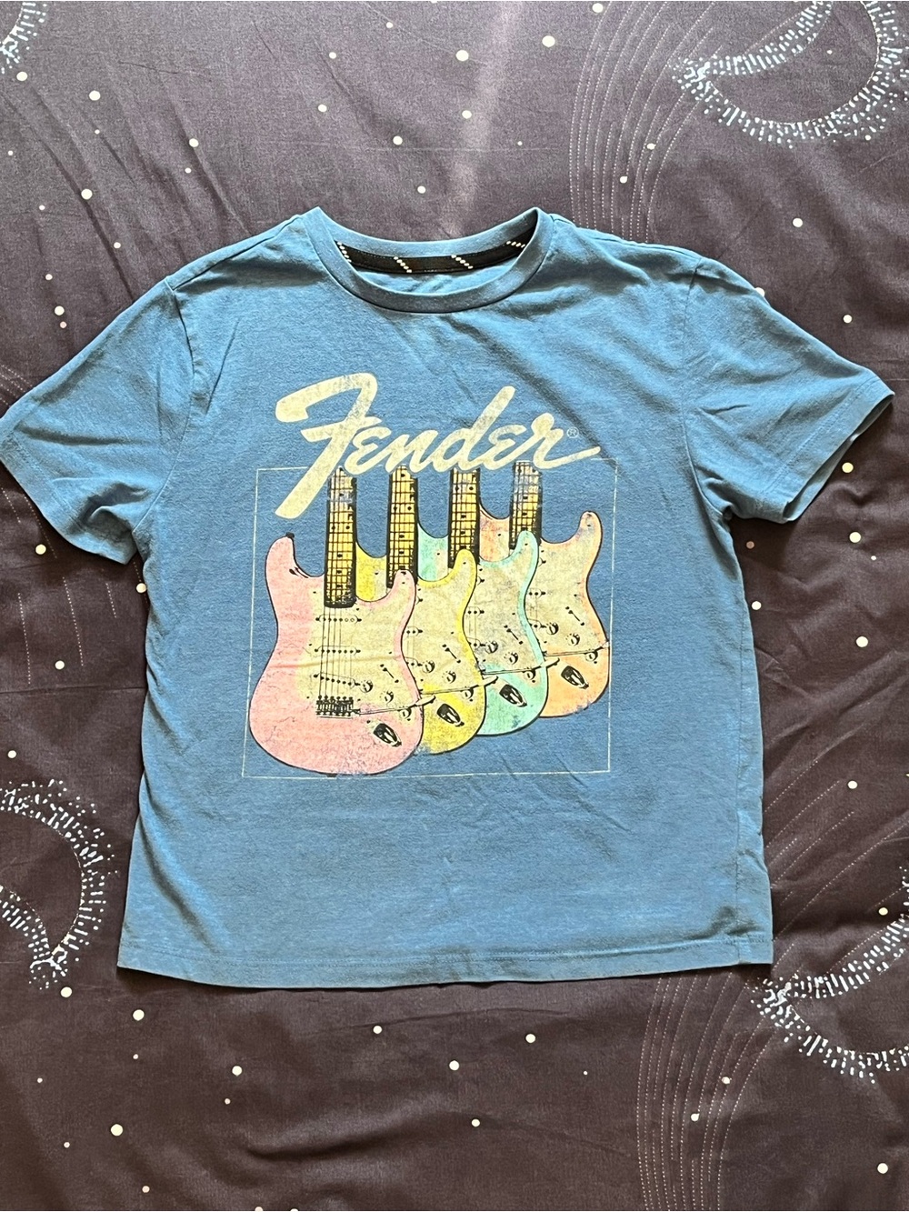 🌟❣️6/$10❣️🌟Sz S (6) Fender Blue Kids Tee with Pastel Guitar Trio Graphic
